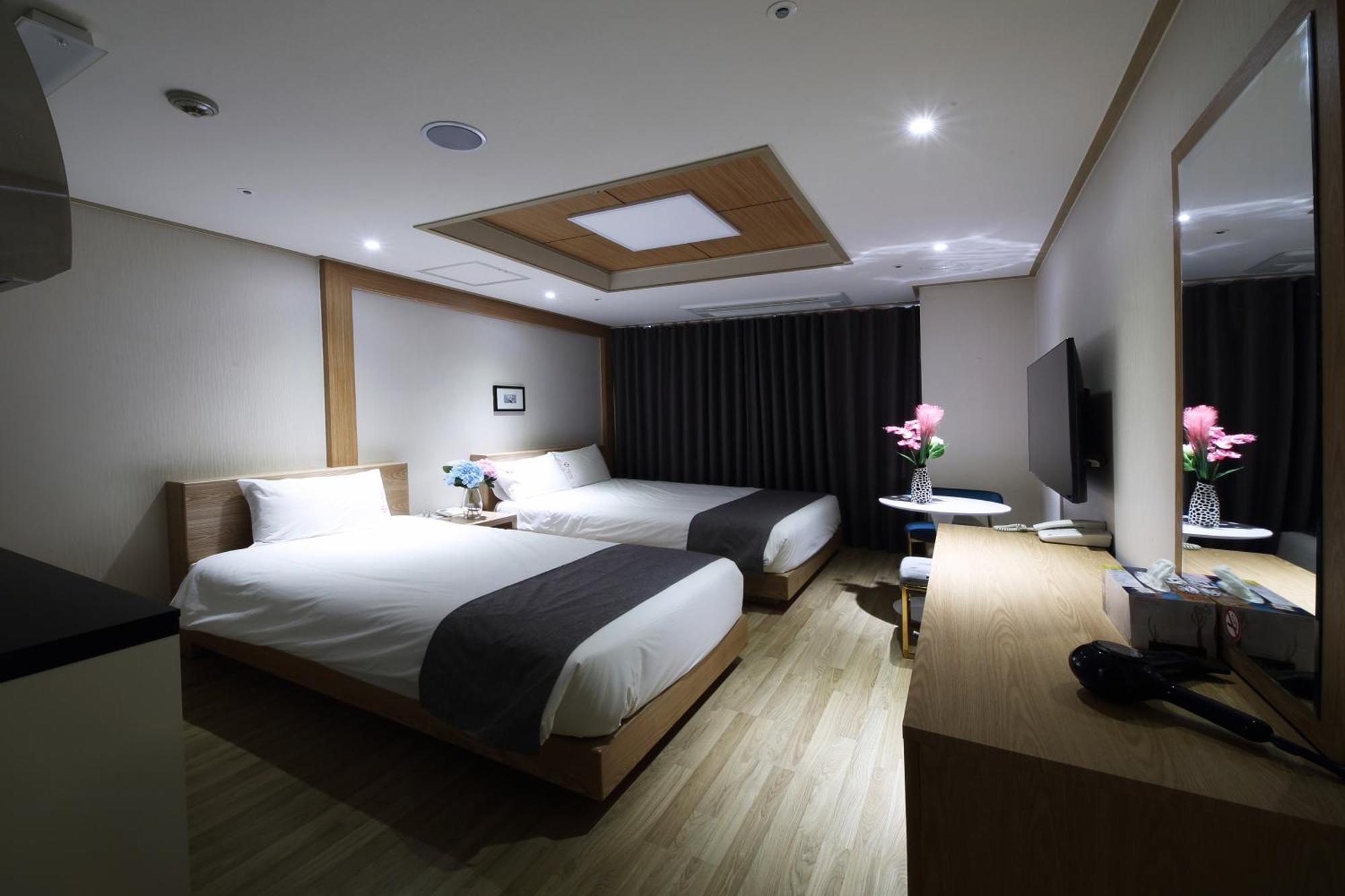 Incheon The Hotel Yeongjong Exteriör bild