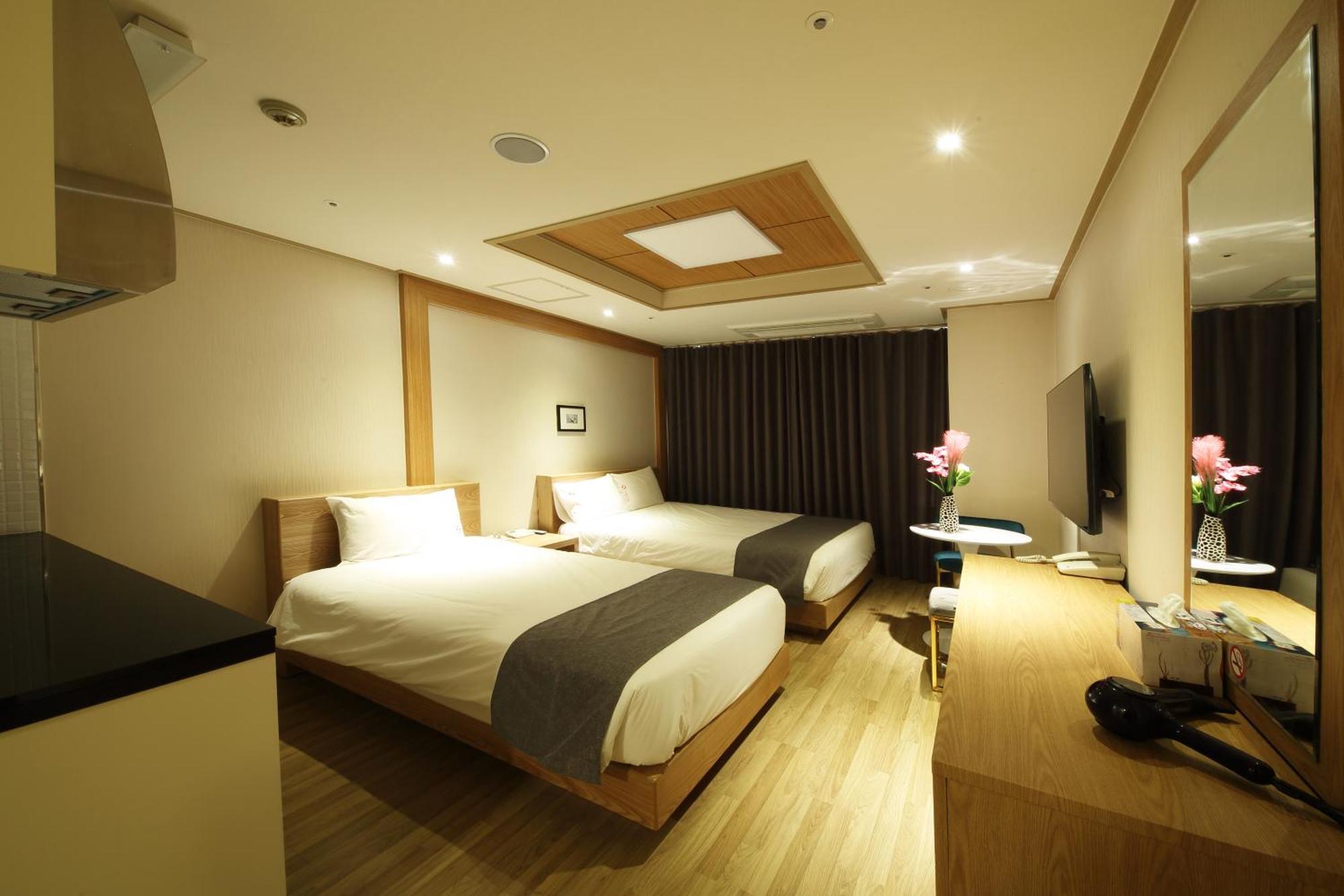 Incheon The Hotel Yeongjong Exteriör bild