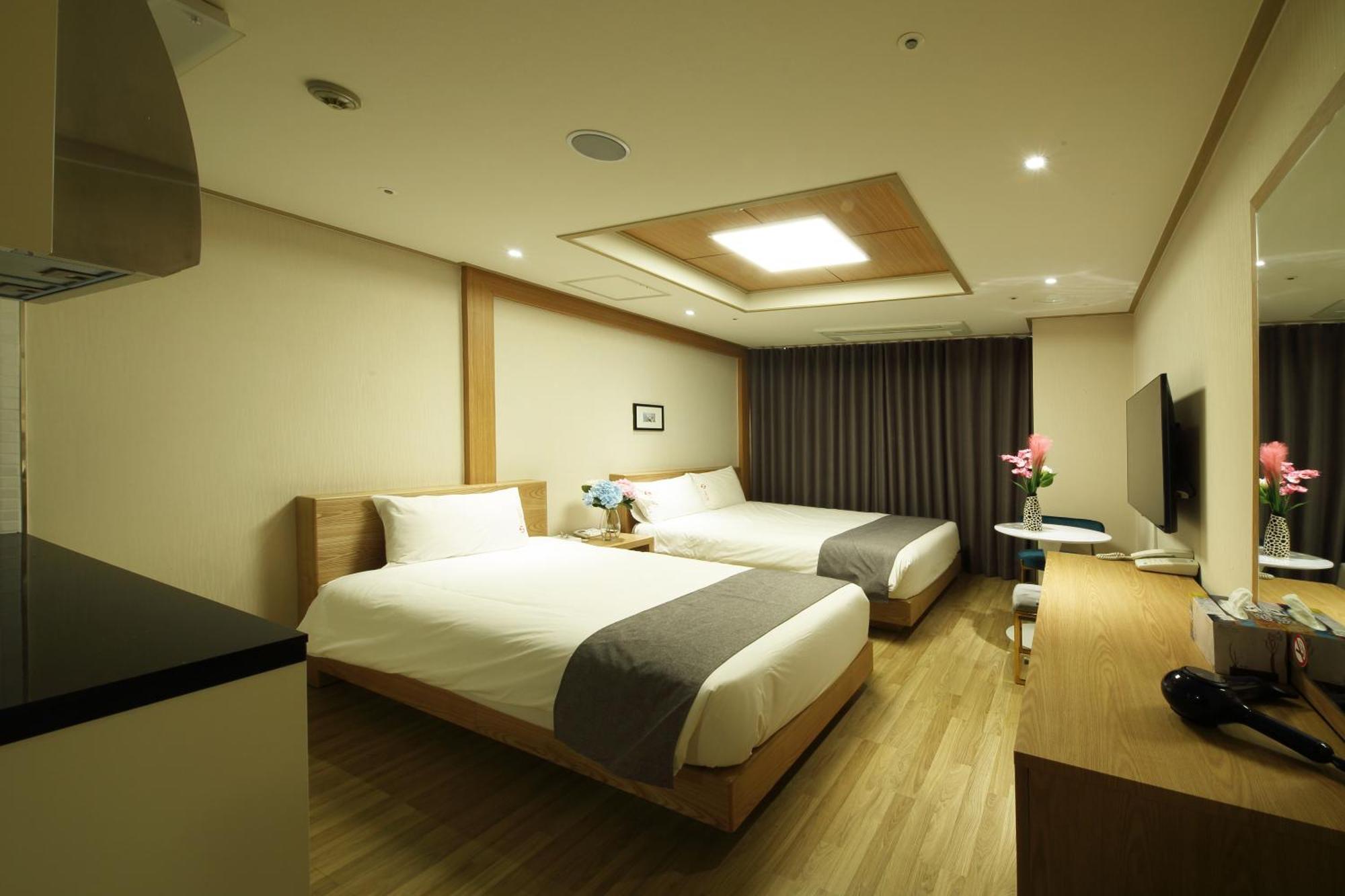 Incheon The Hotel Yeongjong Exteriör bild