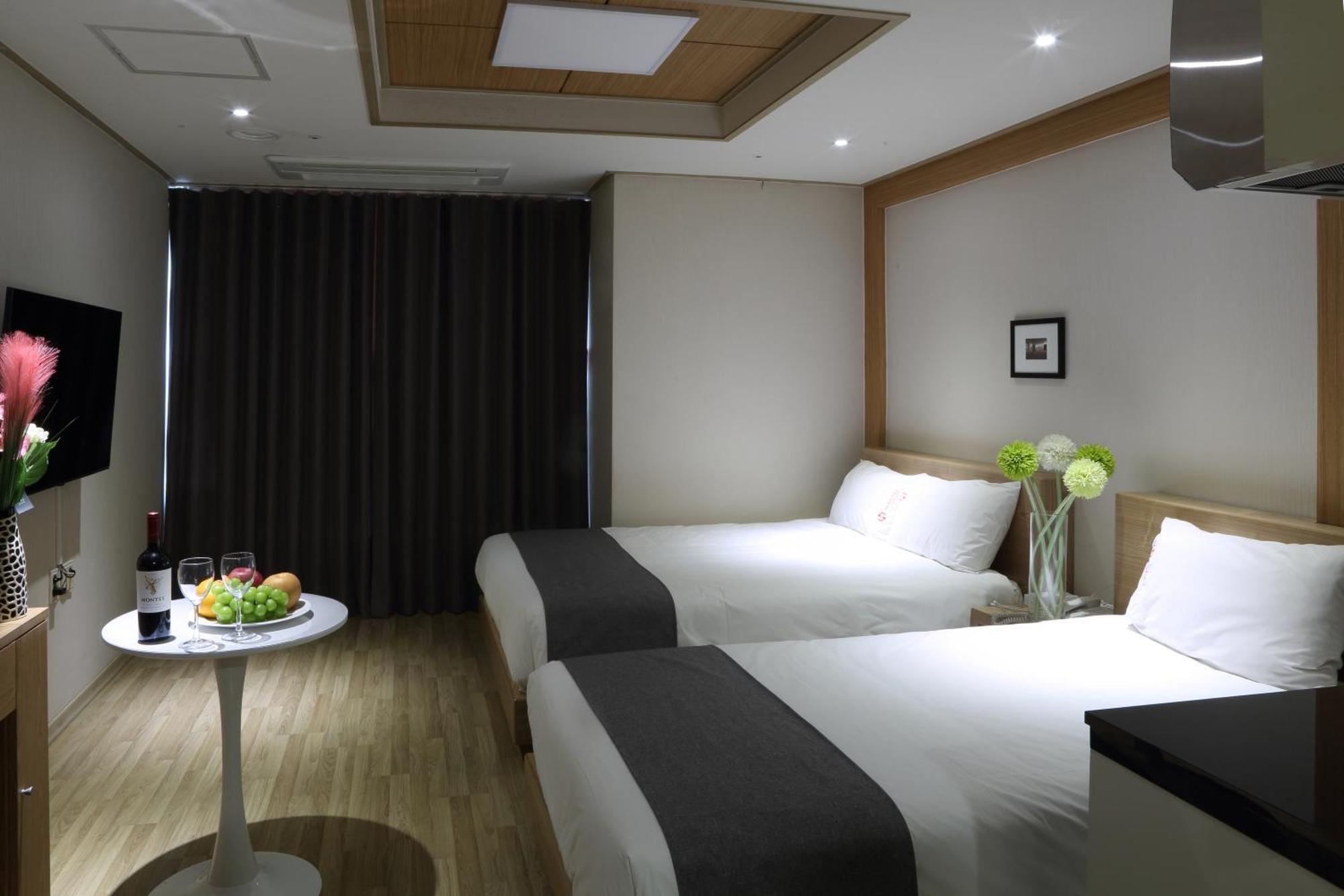 Incheon The Hotel Yeongjong Exteriör bild