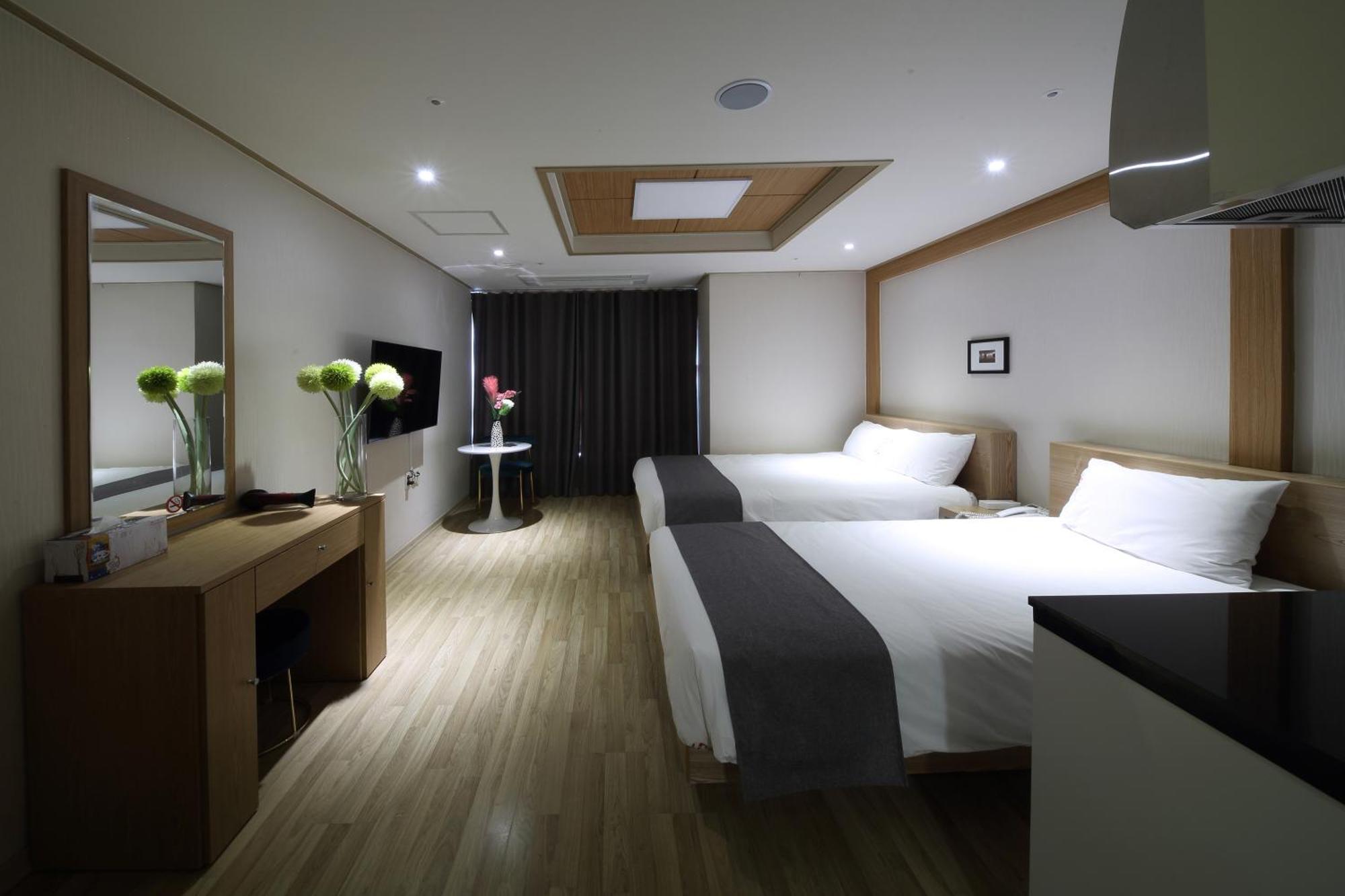 Incheon The Hotel Yeongjong Exteriör bild