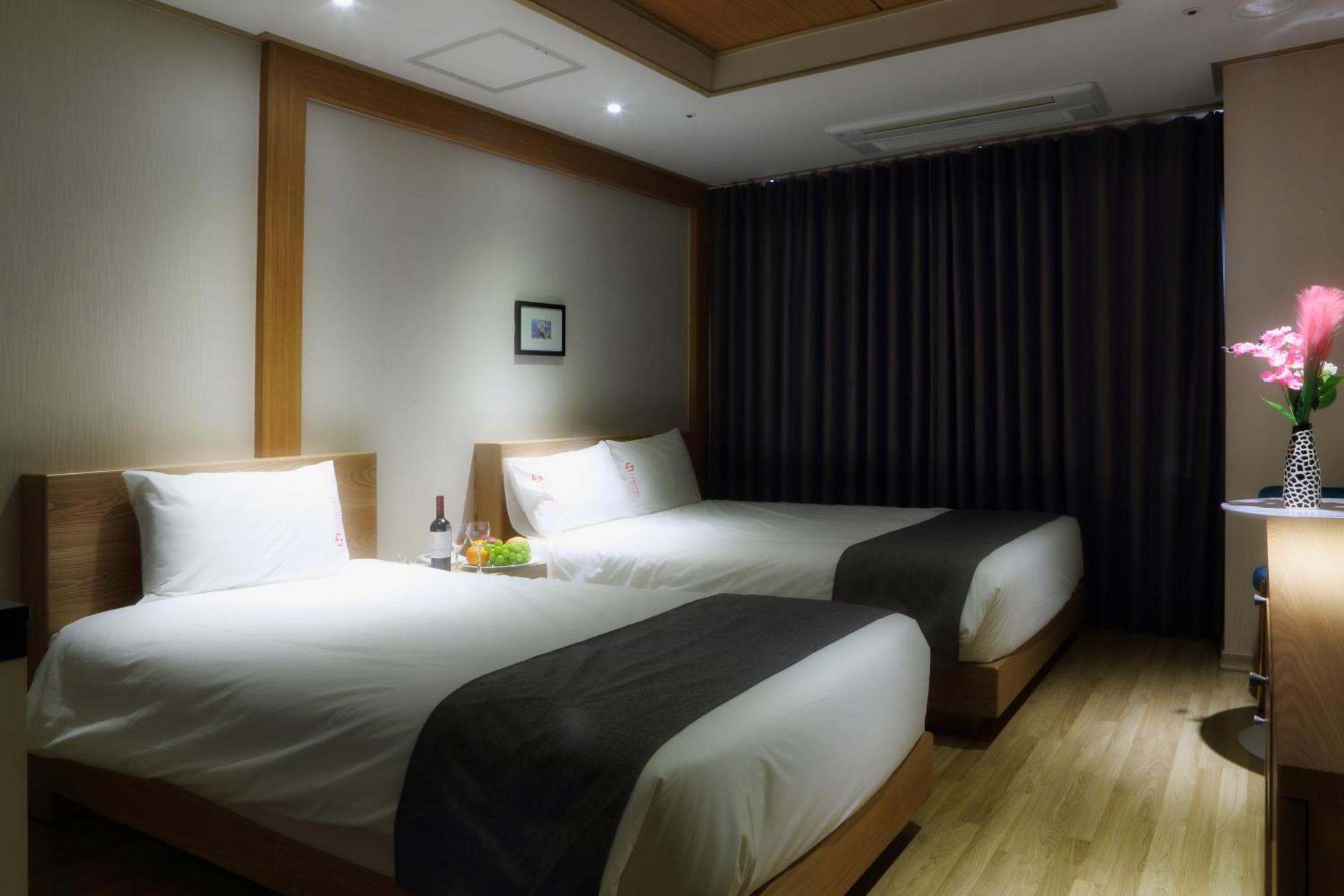 Incheon The Hotel Yeongjong Exteriör bild