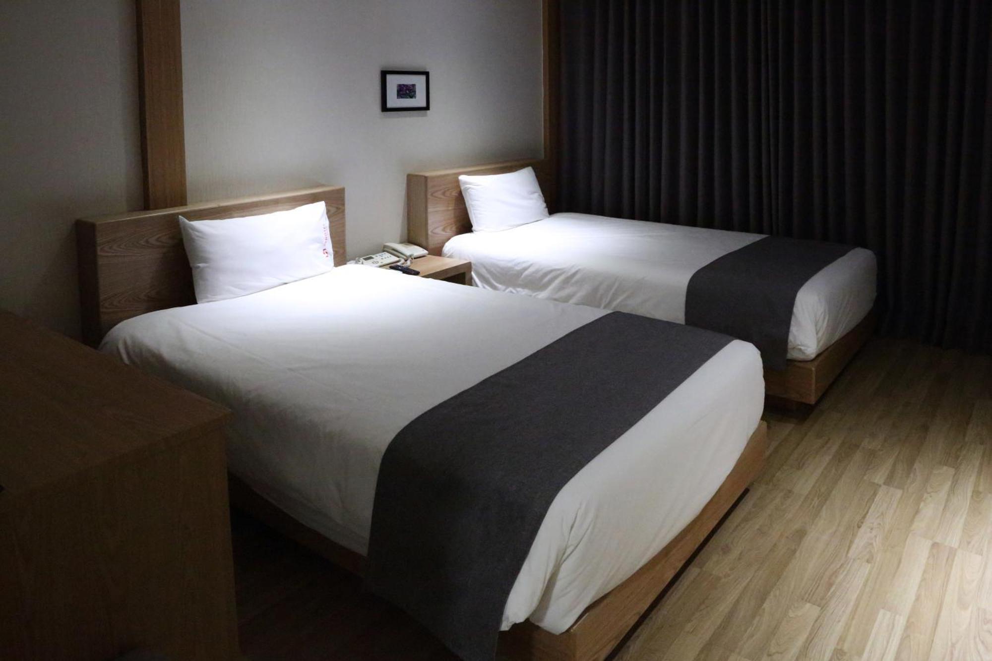 Incheon The Hotel Yeongjong Exteriör bild