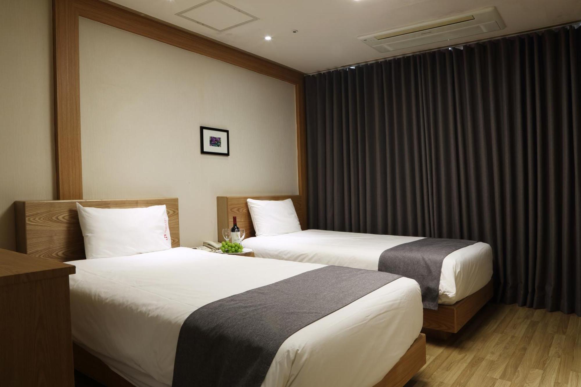 Incheon The Hotel Yeongjong Exteriör bild