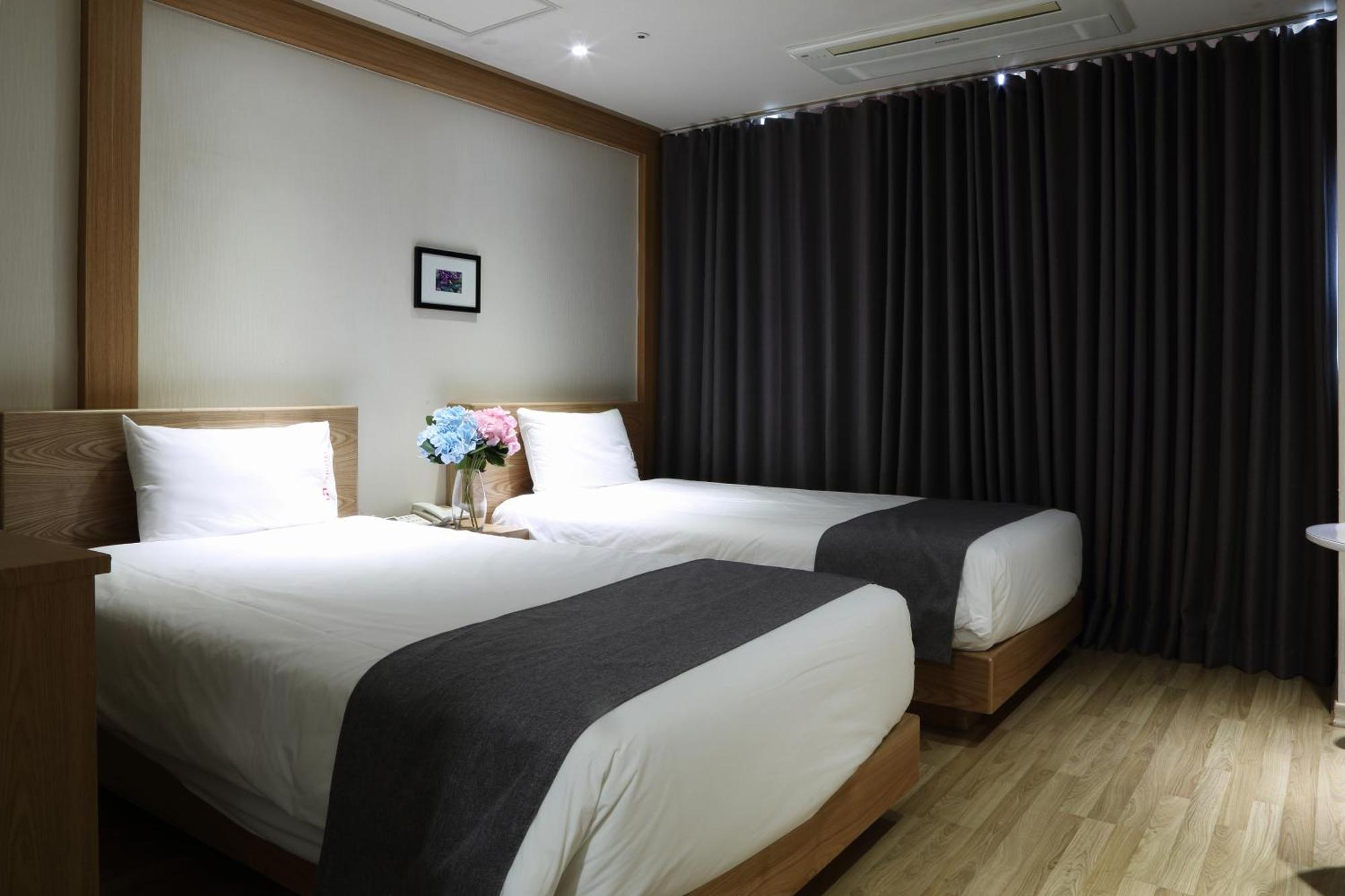 Incheon The Hotel Yeongjong Exteriör bild