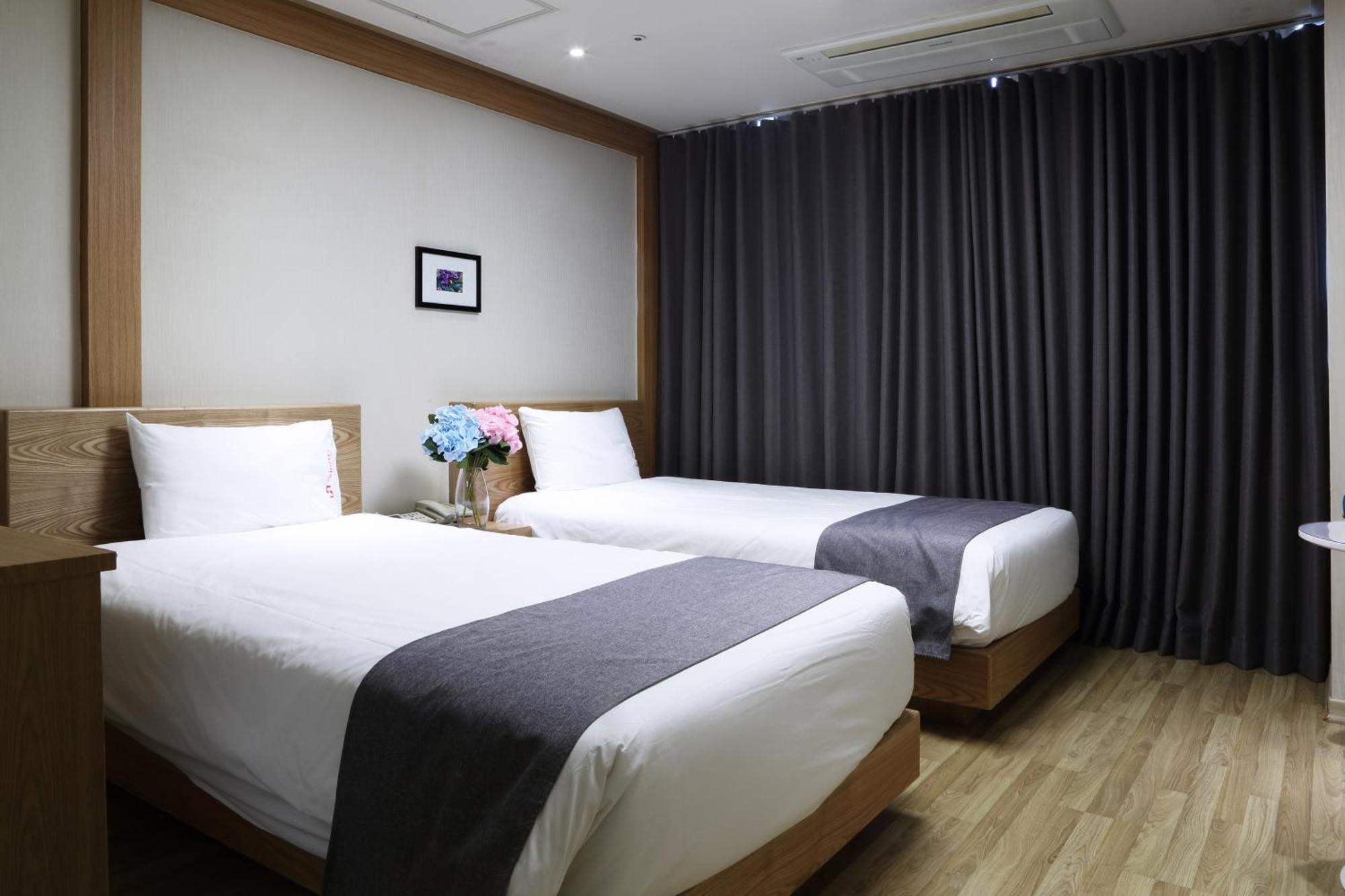 Incheon The Hotel Yeongjong Exteriör bild